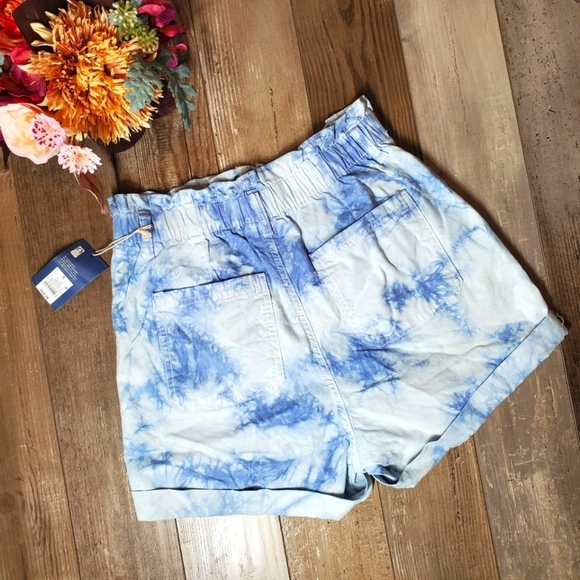 NWT Universal Thread Women's High Rise Denim Shorts Blue Tie Dye Size Small - Picture 16 of 16